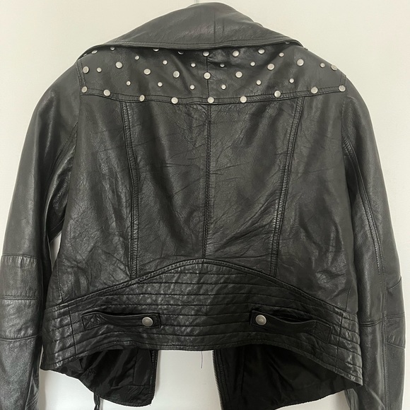 Cropped Leather Motorcycle Jacket - Picture 2 of 6